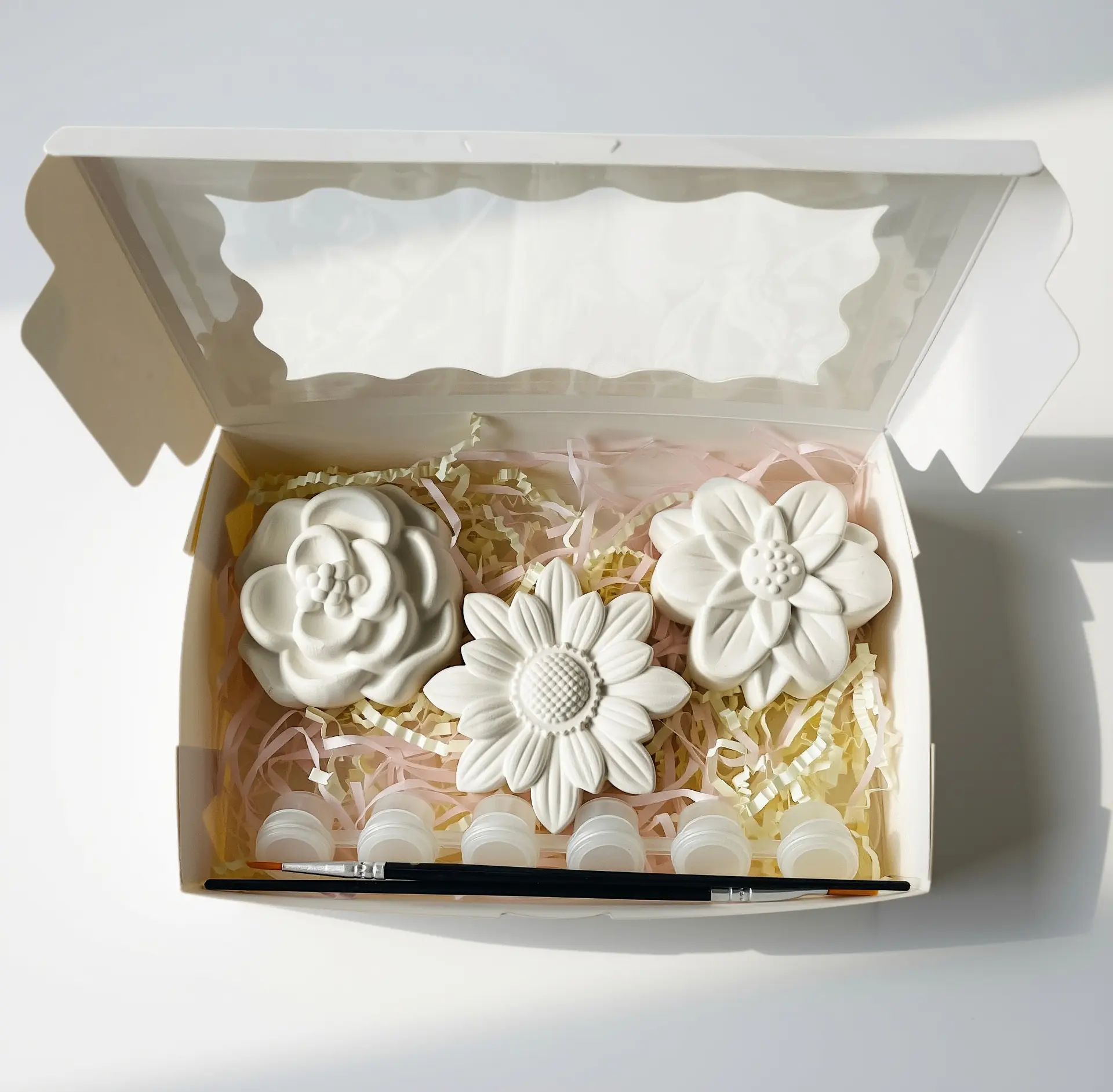 Open Joyful Brush flower painting kit with plaster flowers, paints and brushes
